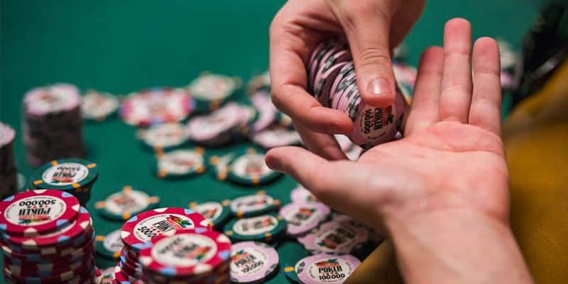 Bluff là chiến thuật tuyệt vời khi đánh bài Poker